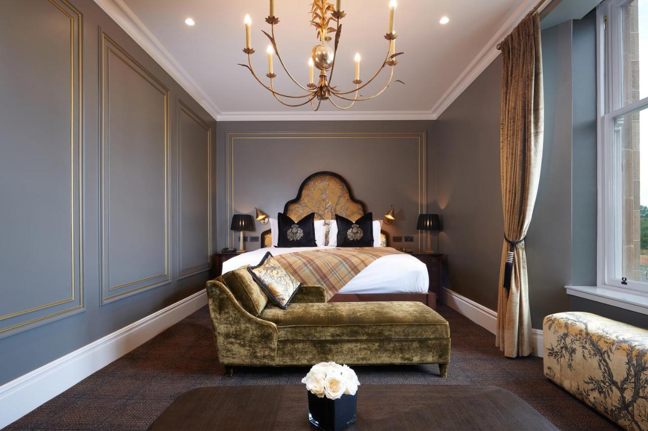 Cameron House On Loch Lomond Alexandria Exterior foto A bedroom at the hotel