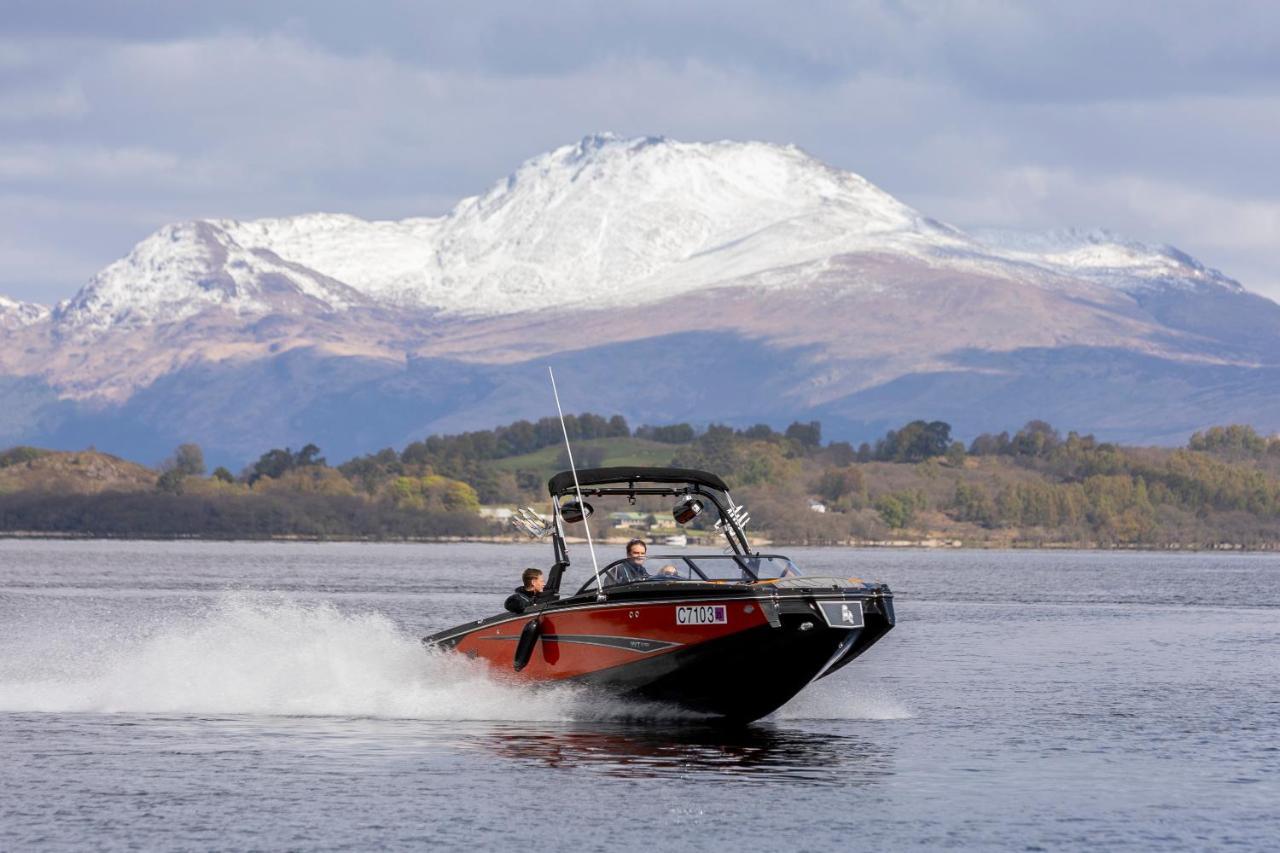 Cameron House On Loch Lomond Alexandria Exterior foto A motor launch on Loch Lomond