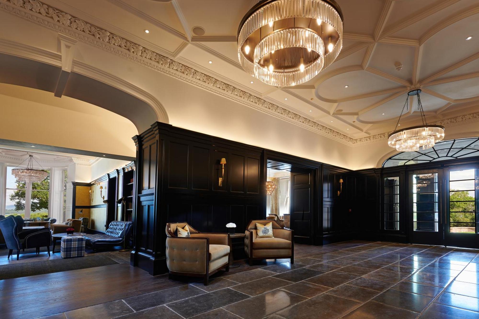 Cameron House On Loch Lomond Alexandria Exterior foto The hotel's lobby
