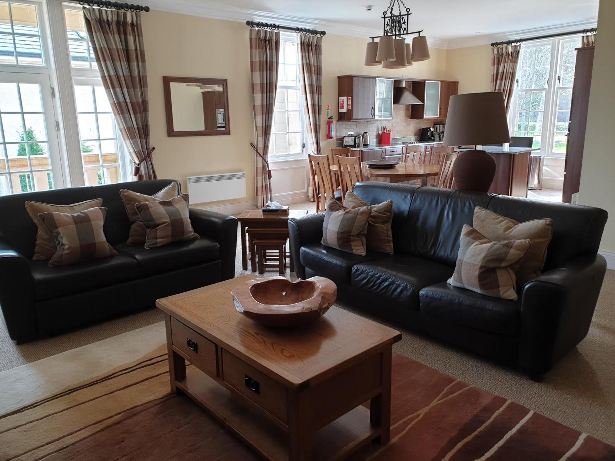 Cameron House On Loch Lomond Alexandria Exterior foto The interior of a typical apartment at the hotel