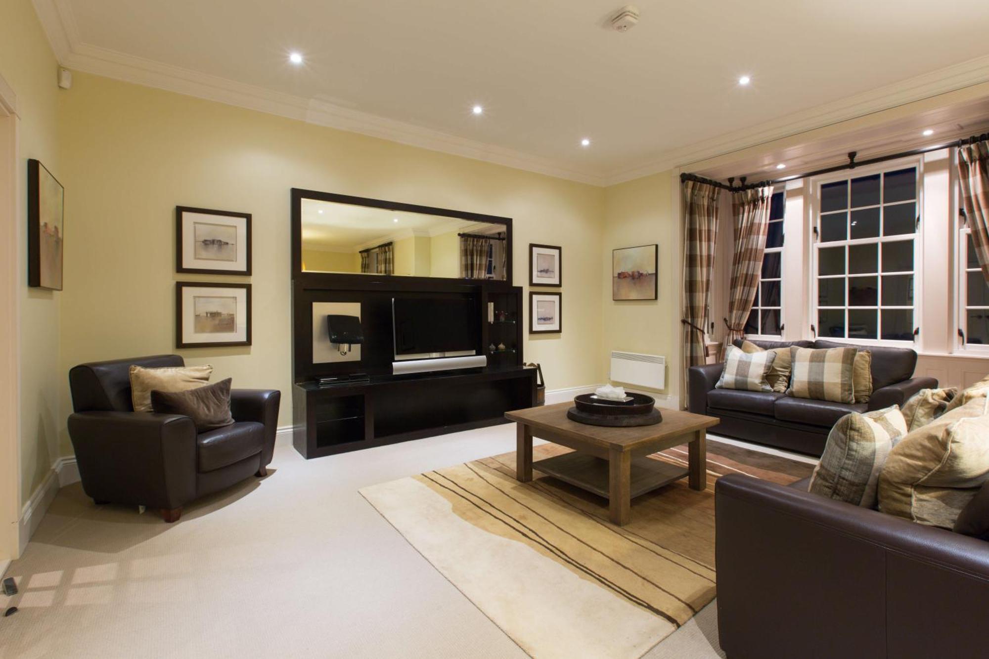 Cameron House On Loch Lomond Alexandria Exterior foto A living room in a private house