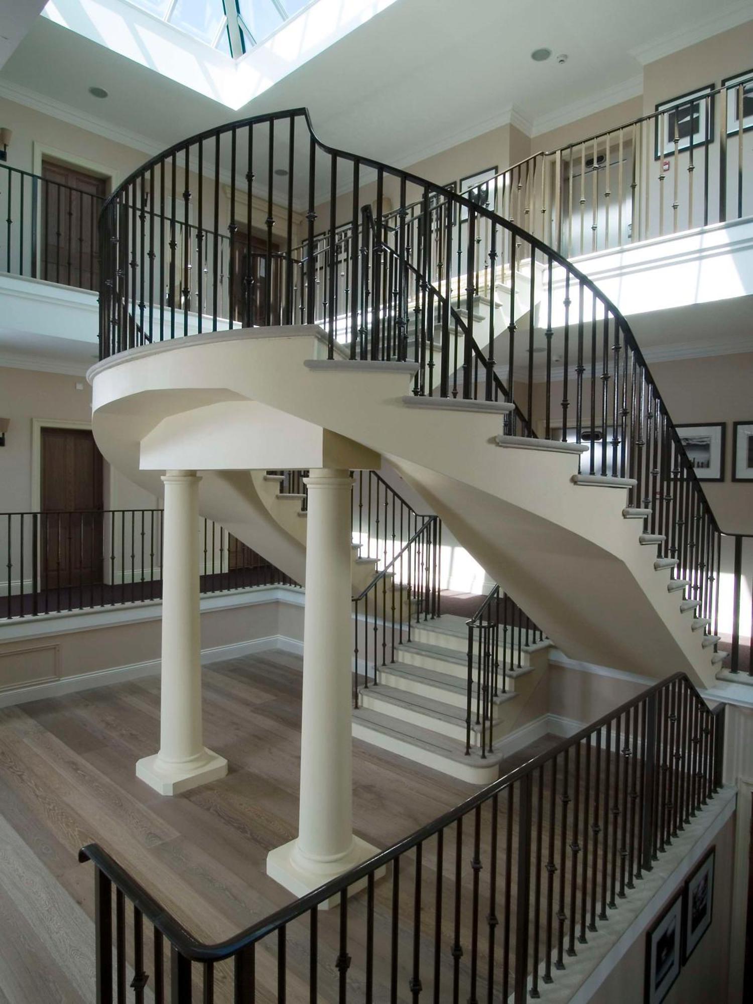 Cameron House On Loch Lomond Alexandria Exterior foto A helical staircase